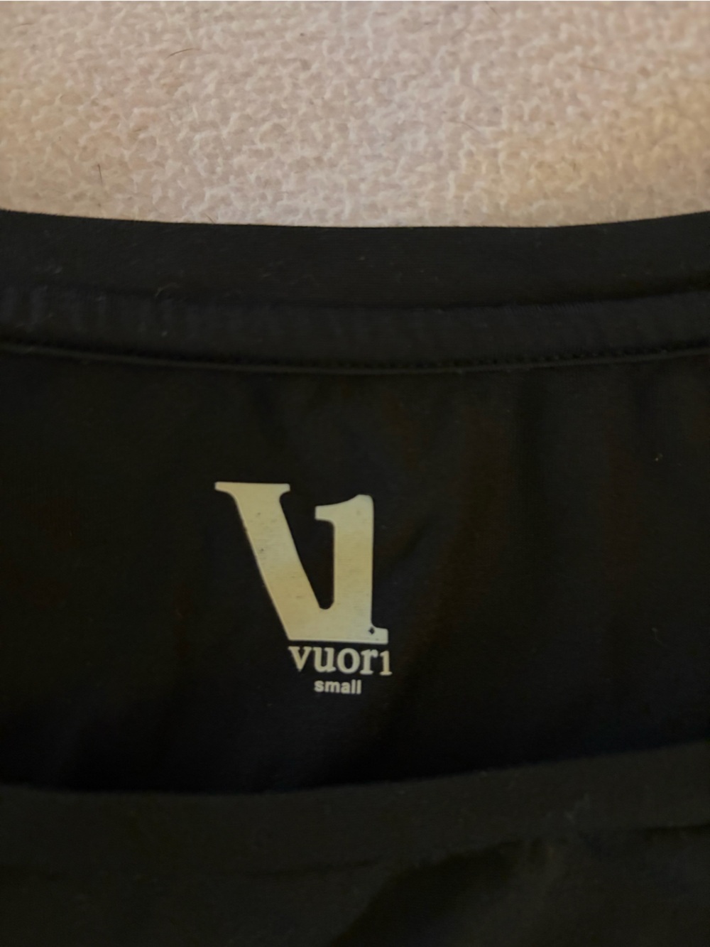 Vuori Black Short Sleeve Scoop Neck Tee - Picture 2 of 3